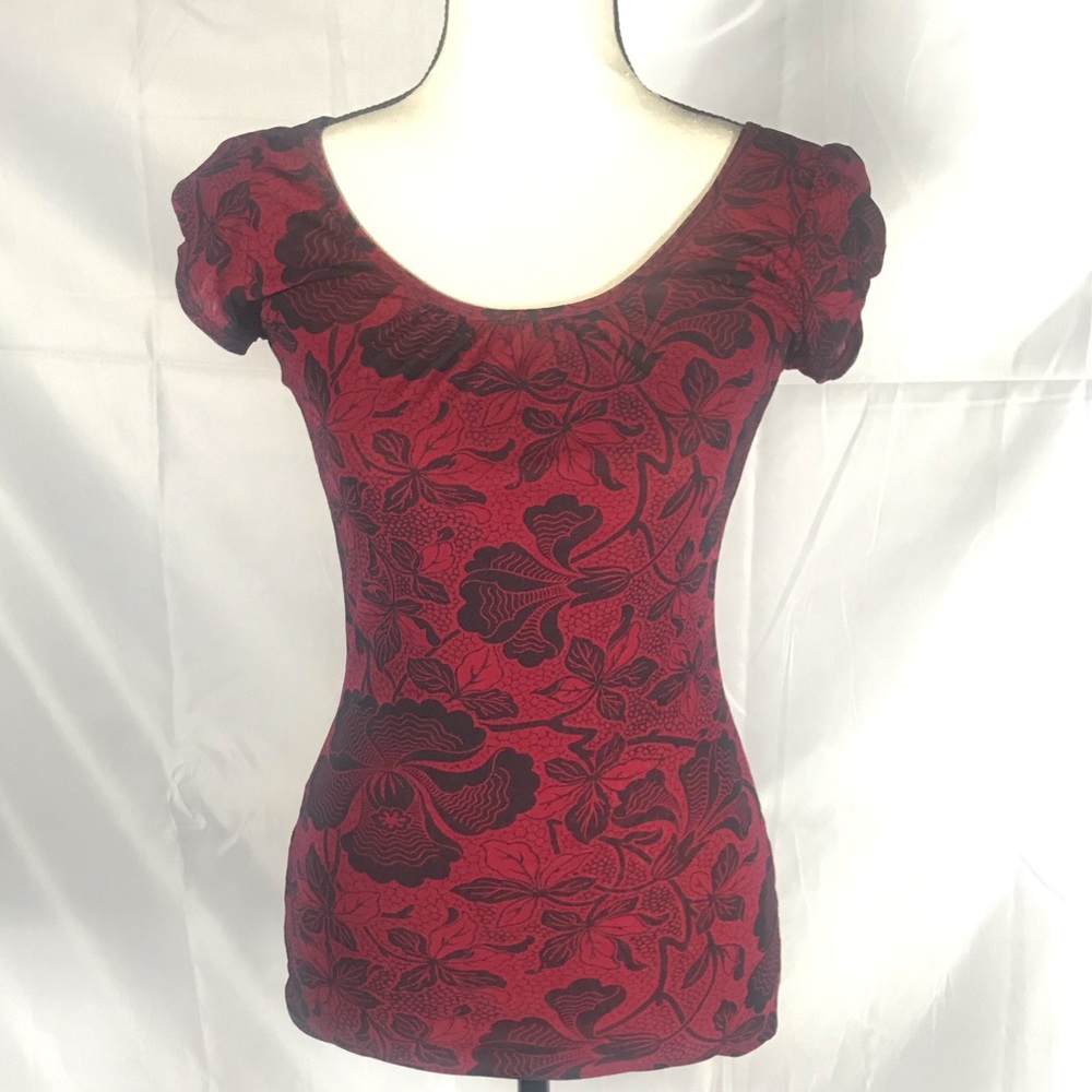 EXPRESS Red & Black Flower Top-long w/ Cap Sleeve